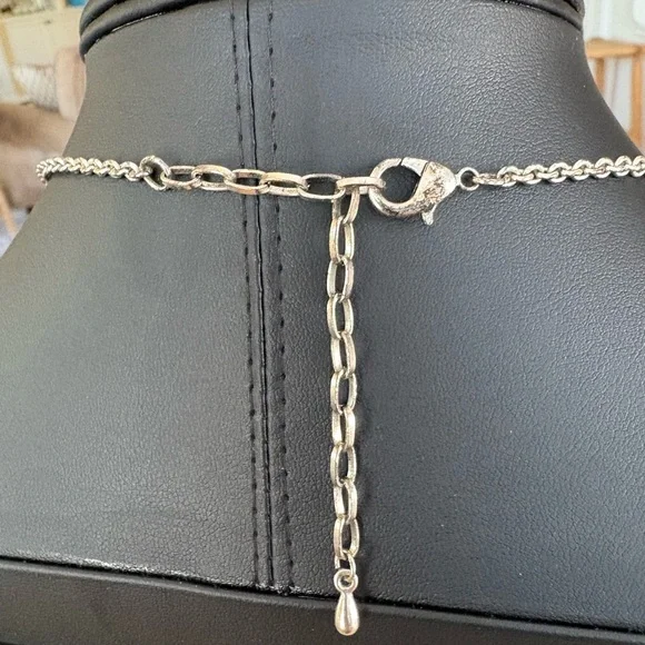 Rhinestone crystal statement bib necklace silver toned - Picture 4 of 12